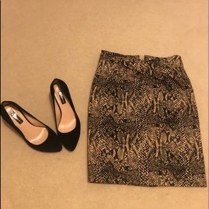 Michael Kors Snake skin skirt -6 p